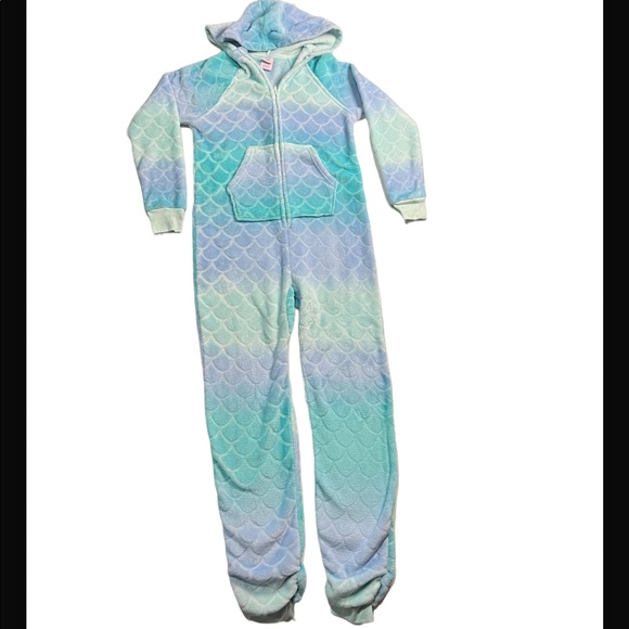 Girls Jammie’s Mermaid colors - Picture 2 of 4